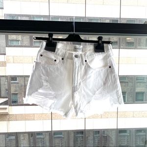 Abercrombie & Fitch Mid Rise Boyfriend Shorts 26